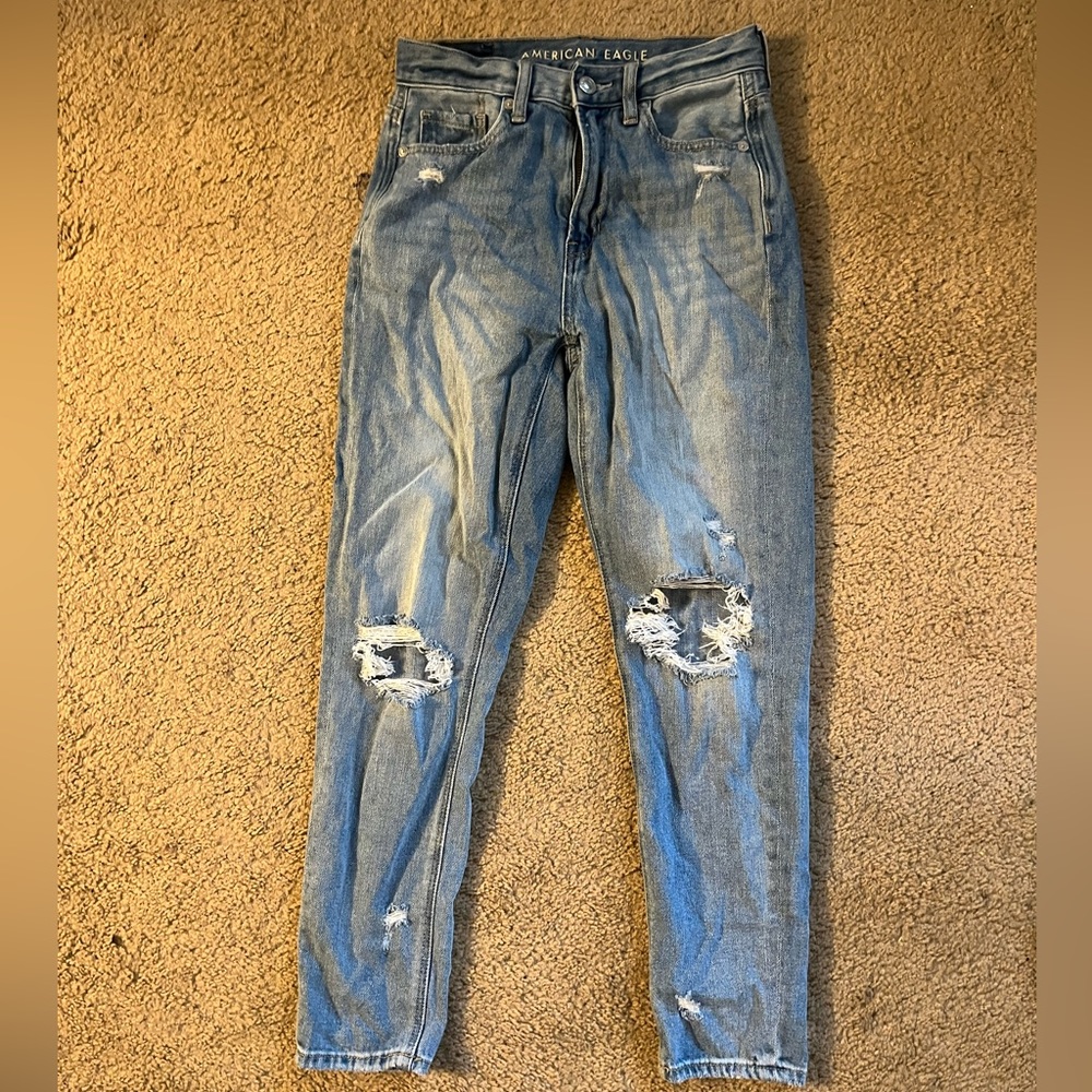 american eagle ripped mom jeans